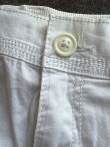 3/4th White Cargo Capris