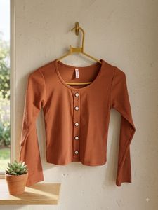 Ribbed Button-Up Cropped Top
