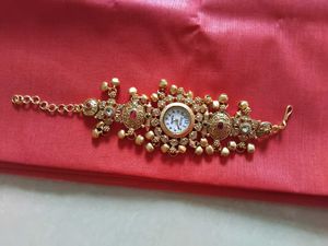 Antique Gold Tone Bracelet Watch