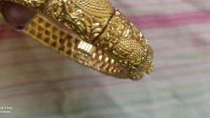 Golden Kada With Screw