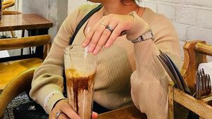 Ribbed Square Neck Top