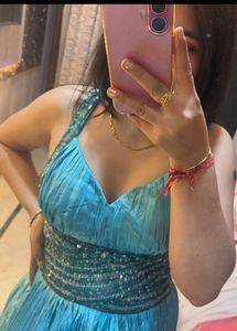 Beautiful Teal Embellished Gown🦋🎀❤️