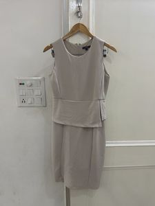Chic Sleeveless Sheath Dress