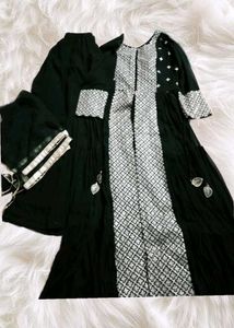 Elegant Black Kurta Set with Silver Embellishments
