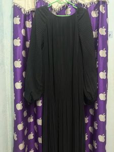Elegant Black Pleated Maxi Dress