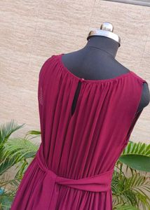 Elegant Burgundy Maxi Dress