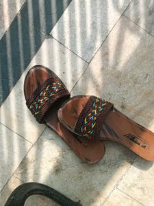 slippers / sliders