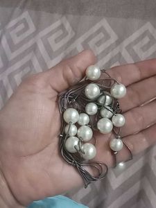 Elegant Faux Pearl Necklace