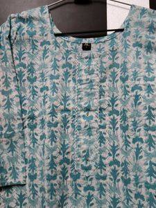 Pretty Blue &amp; White Printed Kurta