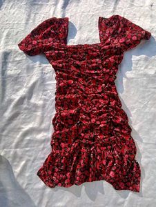 Brand New(Urbanic)Red Floral Gathered Sheath Dress