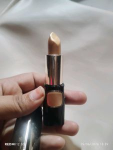 gold lipstick