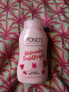 Ponds Watermelon fresh and bright face powder