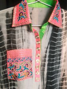 Lovely Tie-dye Embroidered Top/short kurti