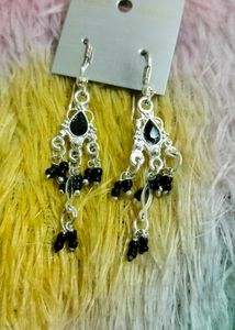 Elegant Black 🖤 Dangle Earrings
