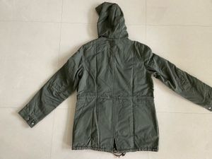 🚨Price Drop🚨H&amp;M Olive Green Hooded Jacket