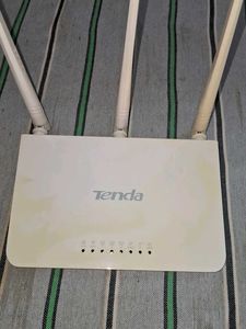 Tenda WiFi Router pick up 1
