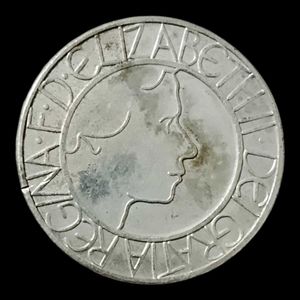 Collectible 2003 UK £5 Five Pounds Big Size Coin.