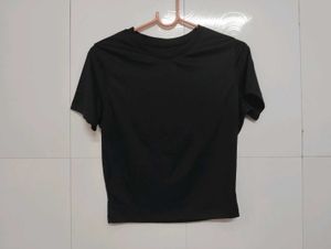 Classic Black Cropped T-Shirt