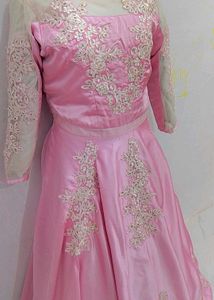 Elegant Pink 🩷 gown