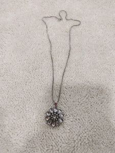 silver  look alike pendant and chain