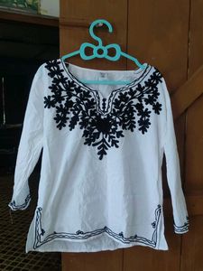 Embroidered White Cotton Kurta