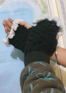 Fingerless Gloves with Ruffle Trim