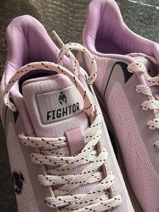 Absolutely NEW - Comes w/ a Soft Shoe Bag