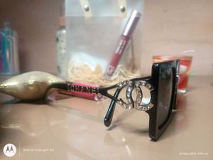 Chic Oversized Square Sunglasses