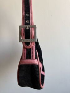 Chic Black &amp; Pink Shoulder Bag