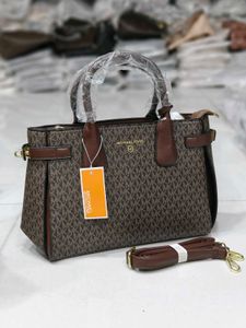 MICHEAL KORS Signature Canvas Tote Bag*