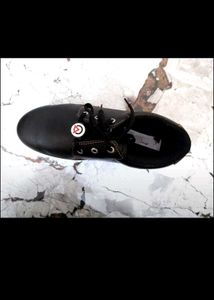 Acme Safety Shoes pls buy 😔