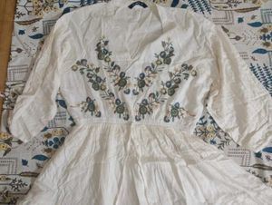 White Embroidered Kurta