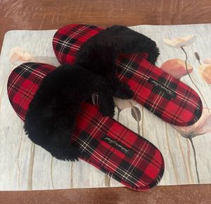 VS slippers