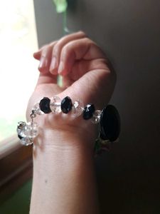 Adjustable crystal bracelet