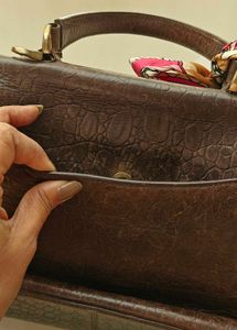 Chic Croc-Embossed Handbag with Scarf Accent