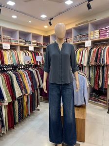 Stylish Band Collar Roll-Tab Sleeve Blouse