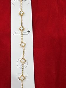 Elegant Clover Bracelet