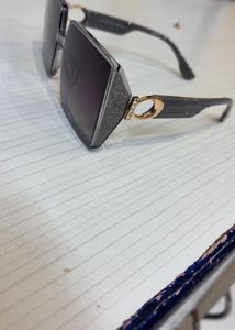 Chic Oversized Square Sunglasses