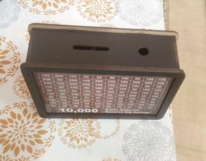 Savings piggy bank 10,000