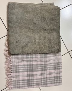 Set of 2 Towels - Grey &amp; white