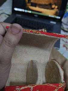 Embroidered bangle case