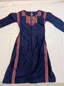 Elegant Navy Blue Embroidered Kurta
