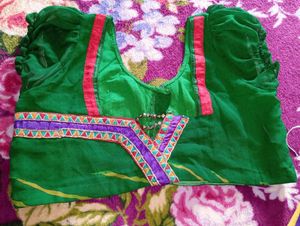 Green &amp; purple Embellished Saree