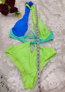 Colorblock Cut-out One-Piece Swimsuit
