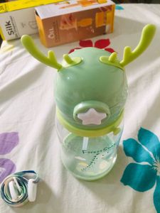 NewCute🤭Dinosaur Sipper Bottle with Strap
