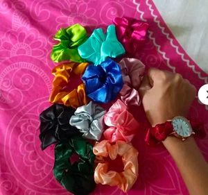 12 Scrunchies 1 Dial