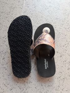 Unique Footwear Flip flops