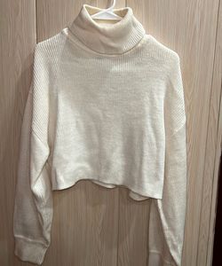 H&amp;M Cozy White Turtleneck Sweater