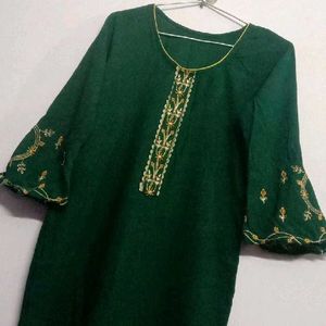 Beautiful Green 💚 embroidery kurti