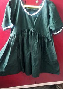 Elegant Green Kurta with White Embellishment